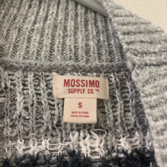 Sweater - Picture 1 of 3